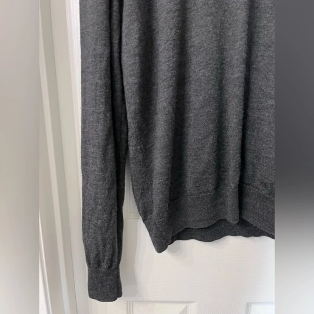 Men’s V Neck Sweater